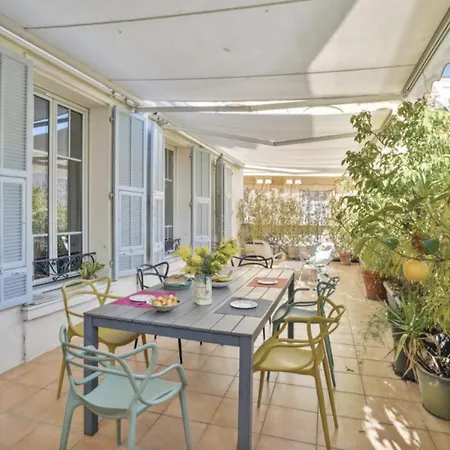 Luxueux Avec Terrasse Et Parking Apartman *